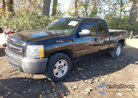 2008 Chevrolet Silverado 1500 Work Truck z USA, uszkodzony, nr VIN 1GCEK19CX8Z327936